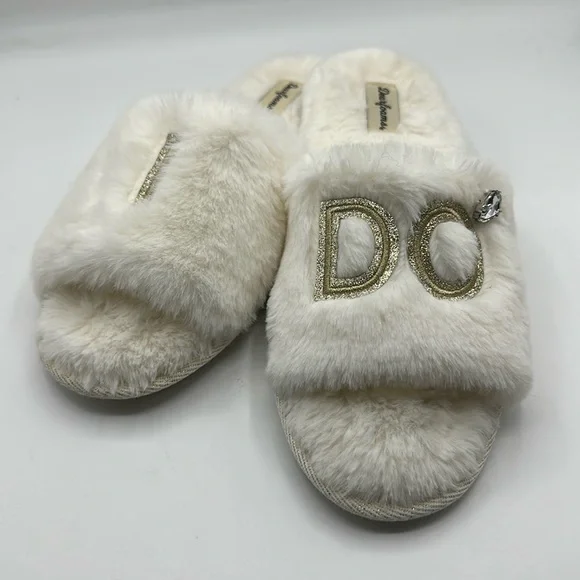 Dearfoams I DO White Fuzzy Bridal Slippers Women's Size Large US 9-10 - Picture 1 of 8